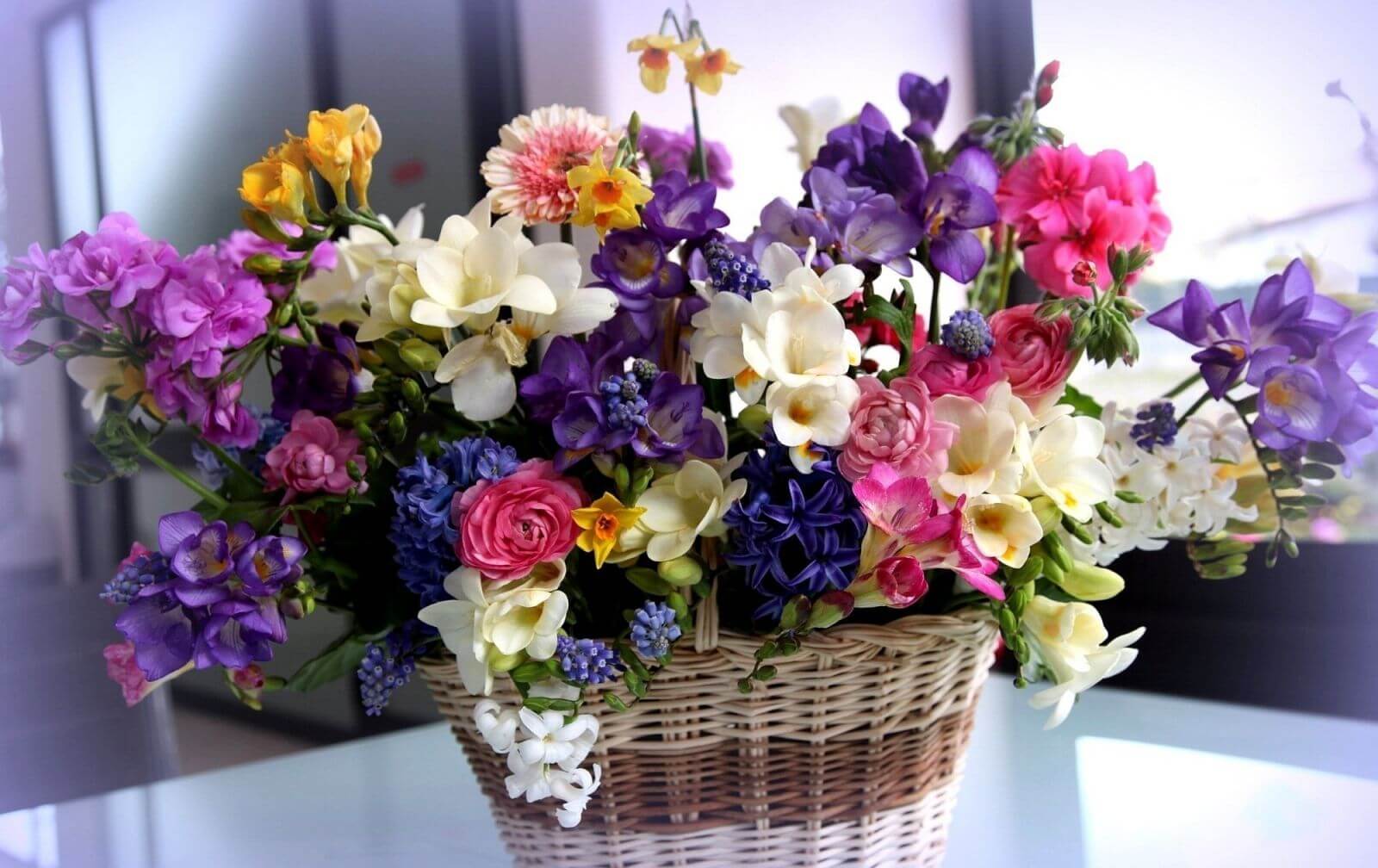 Цветы с доставкой купить, заказать цветочный букет в Минске 