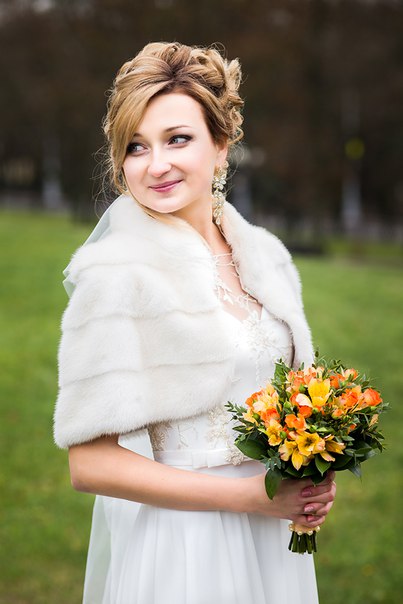 Свадебные букеты невесты из белых роз под заказ в Минске, фото