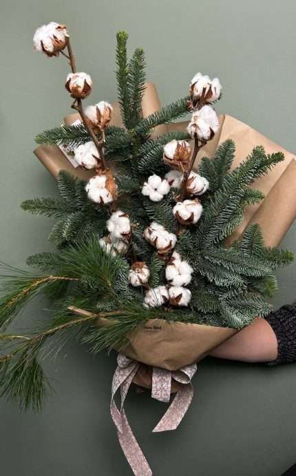 Букет из нобилеса и хлопка